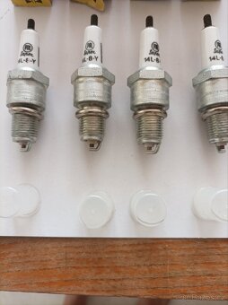 Zapalovací svíčky PAL 14L-8-Y - 2