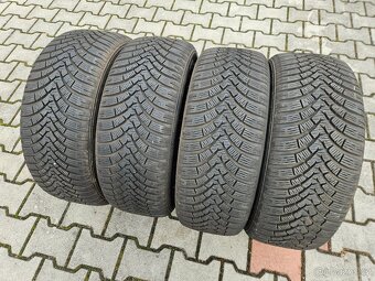 Zimní Falken 205/55/16 - 95% - 2