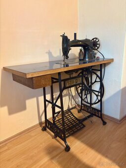 Funkční šlapací šicí stroj PHOENIX (cca 40. léta) - 2