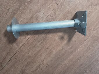 Noha stolu do karavanu - 2