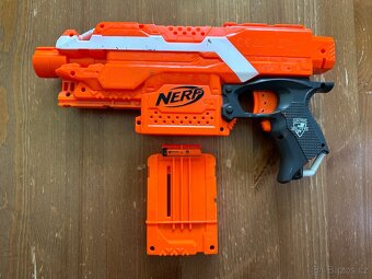 Puška NERF STRYFE elektronická se zásobníkem - 2
