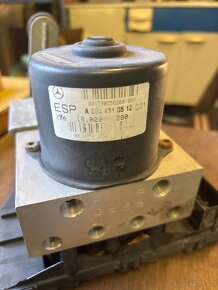 mercedes ABS jednotka C 200 (cl 203) - 2