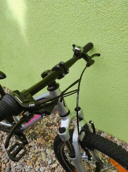Značkové dětské kolo Specialized 20" (stříbrná) - 2