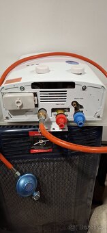 Plynový ohřívač vody, karavan kemp - 2