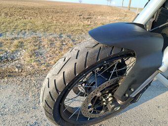 Moto Guzzi V100 Stelvio - 2