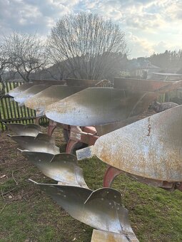 Prodám polonesený pluh - 2