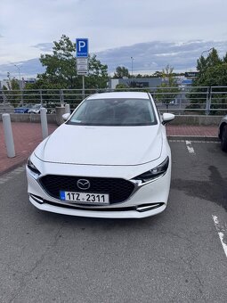Mazda 3 rok 2021 132kw - 2