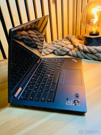 Lenovo ThinkPad Yoga C13 - 2