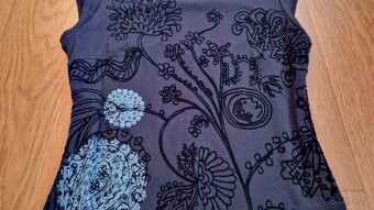 Jako N.O.V.É. šaty DESIGUAL vel.: S/M - 2