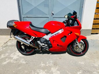 Honda VFR 800, možnost splátek a protiúčtu - 2