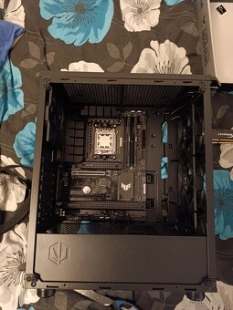 PC – AMD Ryzen 5 7600, RTX 3060, 32GB DDR5, 500GB SSD + 1TB - 2