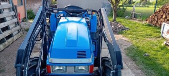 Iseki 225,4×4,Čelní nakladač - 2