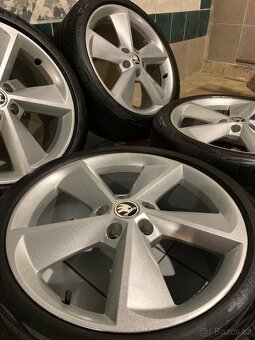Alu kola Škoda R18 5X112 ZÁNOVNÍ LETNÍ PNEU 225/40 R18 GOLUS - 2