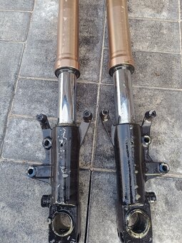 Přední vidlice Kawasaki ZXR 750 R - 2