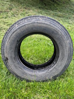 🛞 Prodám 2x Pirelli 225/75 R17.5 - 2