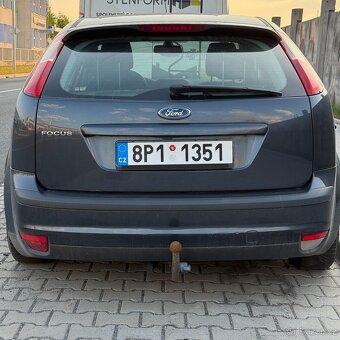 Ford Focus mk2, 1.6, 74 kW, na opravu nebo náhradní díly - 2