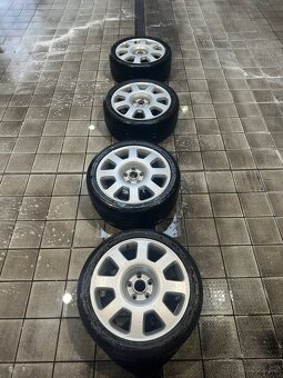 R18 5x112 VW Phaeton kola pneu 235/40 - 2