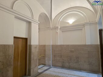 Pronájem kancelář 14 m2, společné zázemí 10 m2, ul. Vaničkov - 2