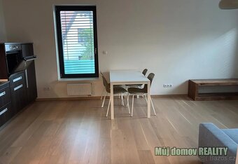 Pronájem bytu 2+kk s velkou terasou /37m2/ a zahradou /70m2/ - 2