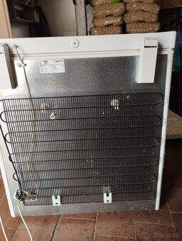 Prodám pultový mrazák BEKO 130l - 2