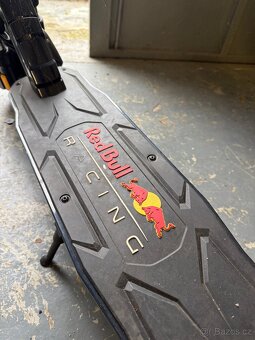 Elektrokoloběžka Red Bull TURBO - 2
