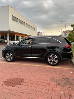 Kia Sorento 2.2 CRDi UM 2018 – 7-místné, Premium výbava - 2