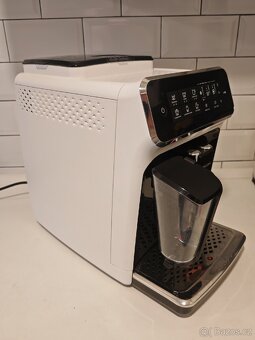 Philips EP3243/50 s 12m zárukou LatteGo kávovar - 2