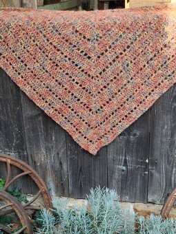 Teplý háčkovaný šátek - 2