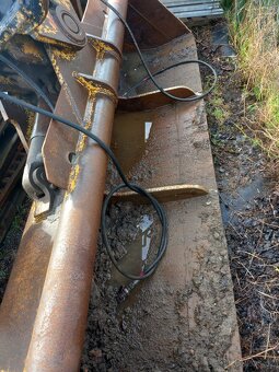 Svahovací (svahová) hydraulická lopata NEKR - 2