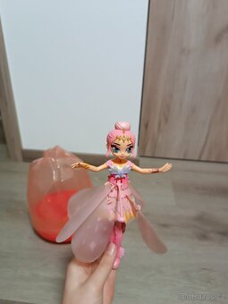 Létající víla od Hatchimals Pixies Crystal Flyers - 2
