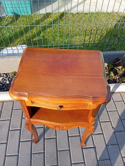 Starý noční stolek - 2