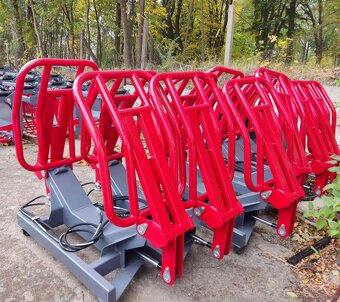 KLEŠTĚ NA BALÍKY - 2