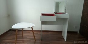 Kosmetický stolek a konferenční stolek - 2