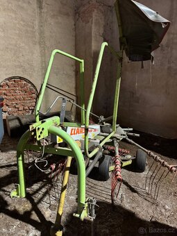 Shrnovač nahrabovač Claas Liner 390 - 2