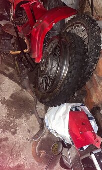 SpěcháProdám/vyměním rozebraná moto na složení - 2