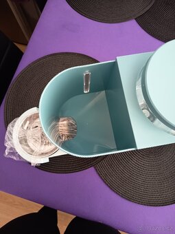 Miska na vodu a granule - 2