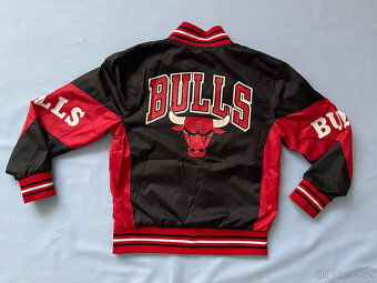 Chlapecká bunda Chicago Bulls, jako nová, na 10-12 let. - 2