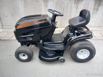 Prodám zahradní traktor MTD 15.5hp - 2