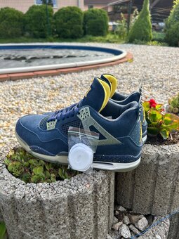 Jordan 4 Retro Michigan - 2