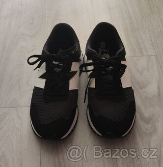 New Balance, černé, velikost 8/42 - 2