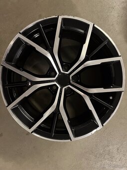 19" originální sada BMW Y-Spoke 845M, TPMS, 5x112 - 2