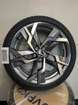 Karoq R19 Nová originální letní sada - 2