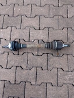 Poloosa levá citroen,Peugeot, ds - 2