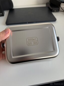 Minimalistická krabička na jídlo z nerezové oceli 850 ml - 2