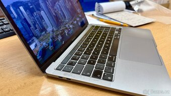 MacBook Pro 13-inch, M1, 2020 - 2