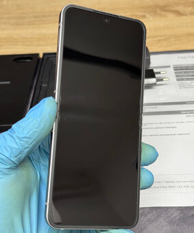 Zánovný Samsung Galaxy Z Flip6 12GB/512GB - záruka - 2