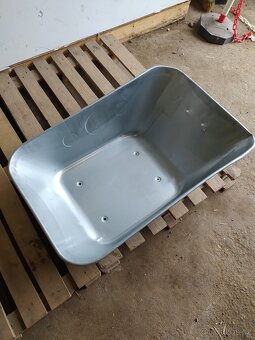 Korba pozinkovaná 80l s dírama - 2