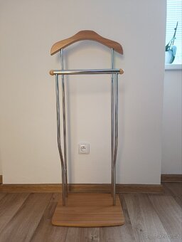 Němý sluha / věšák na oblečení - 2