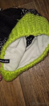 Zimní čepice s bambulí Fllös - 2