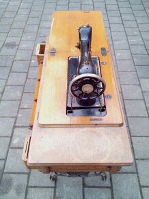 Šicí stroj - šlapací - SINGER - starožitnost - 2